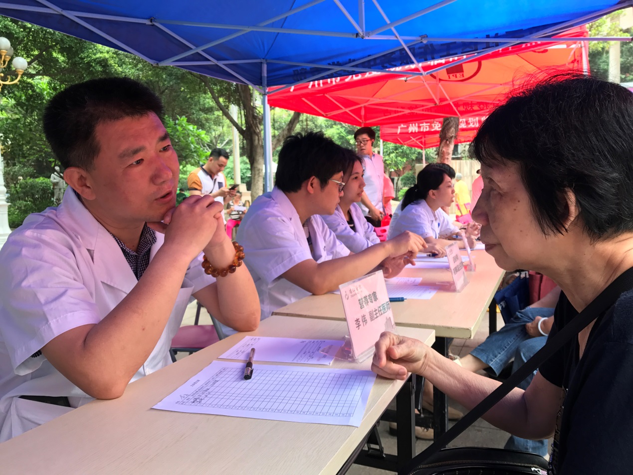珠江醫(yī)院攜手沙園街開(kāi)展義診咨詢活動(dòng)，健康服務(wù)溫暖人心